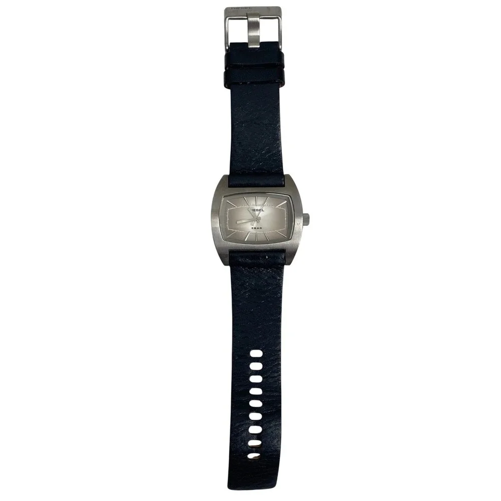 VTG Y2K DIESEL DZ-2062 Analog Watch Black Leather Silver‎ Large Rectangular Face